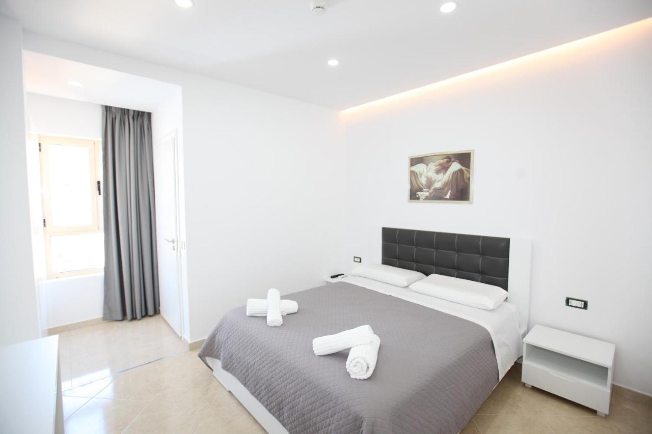 Nika Hotel Sarande Ngoại thất bức ảnh