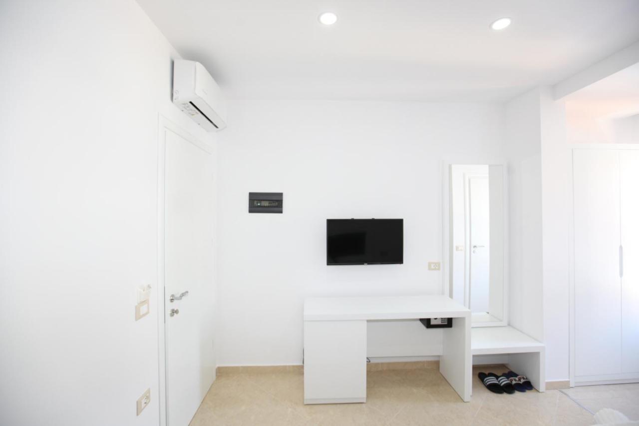 Nika Hotel Sarande Ngoại thất bức ảnh