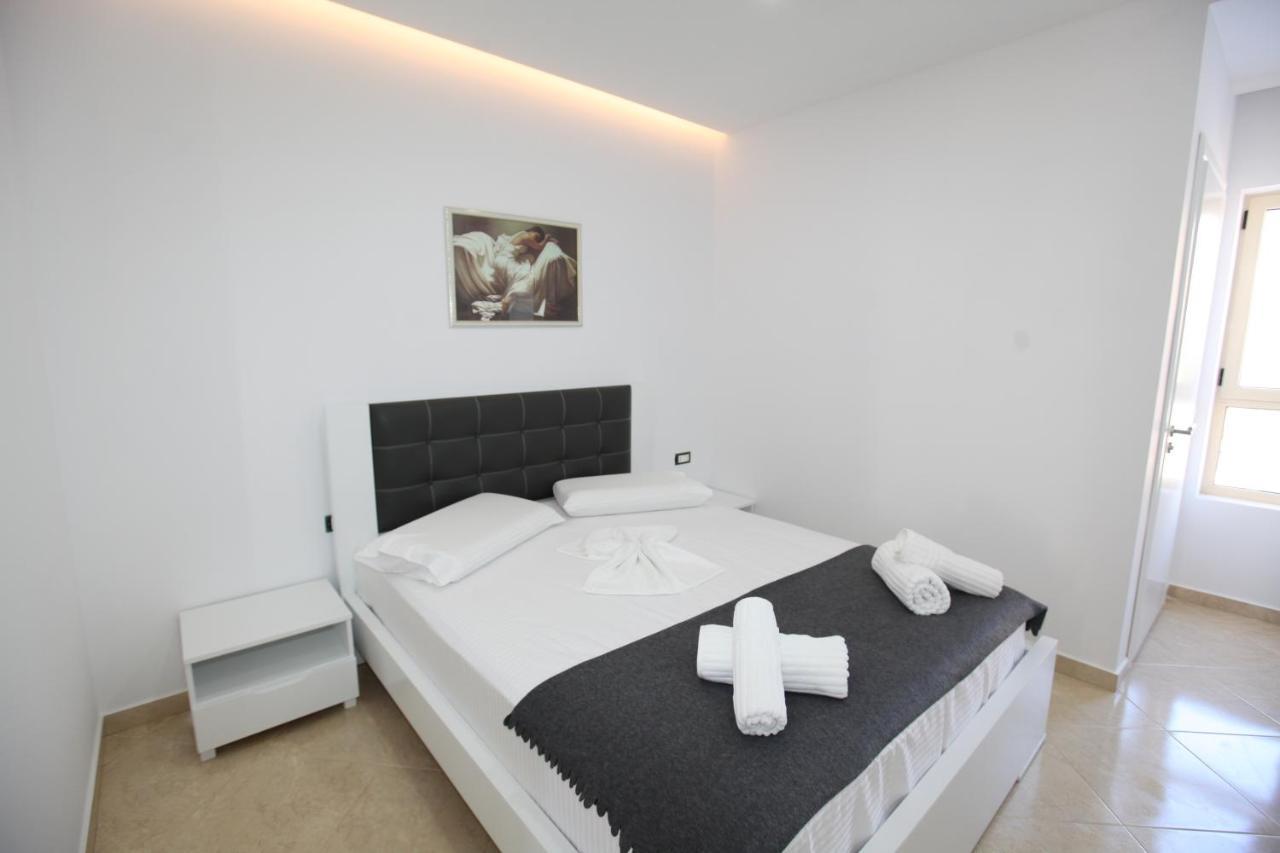 Nika Hotel Sarande Ngoại thất bức ảnh