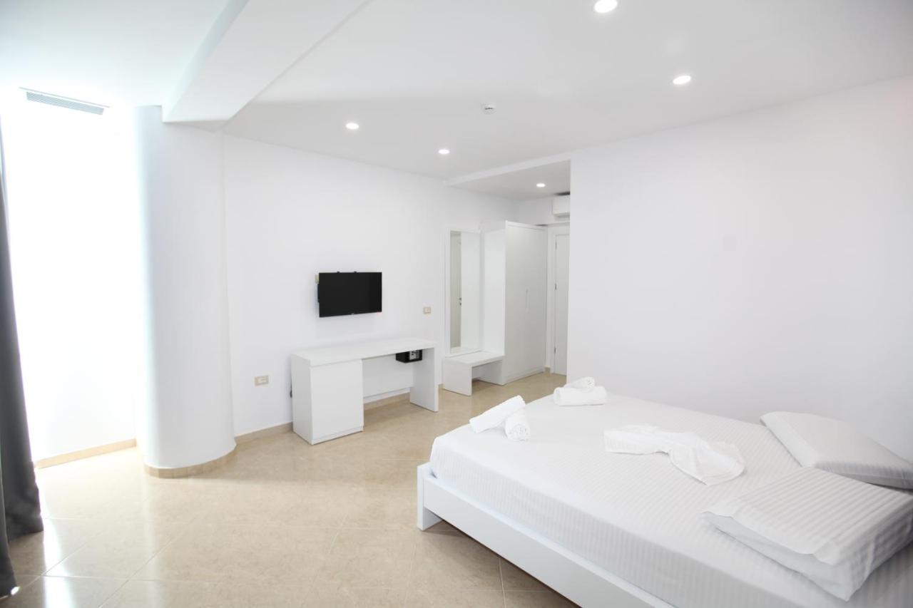 Nika Hotel Sarande Ngoại thất bức ảnh