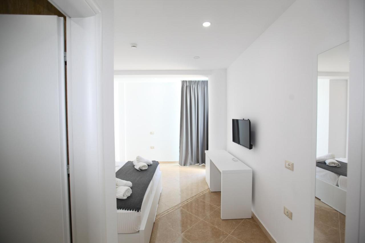 Nika Hotel Sarande Ngoại thất bức ảnh