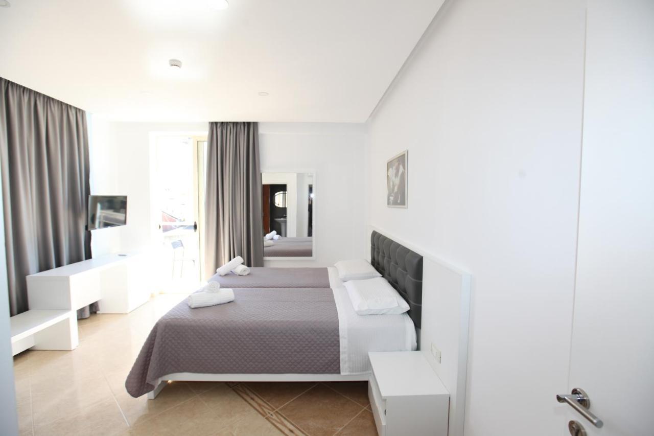 Nika Hotel Sarande Ngoại thất bức ảnh