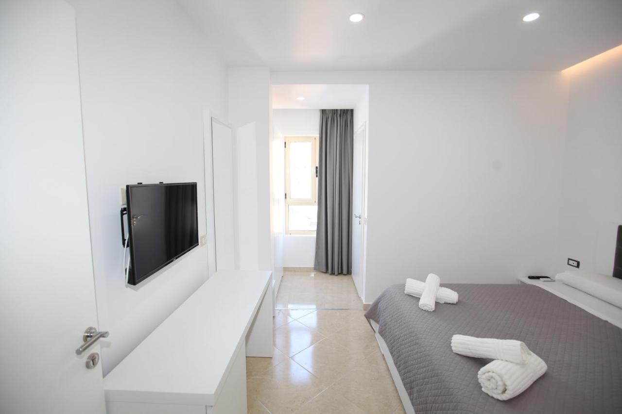 Nika Hotel Sarande Ngoại thất bức ảnh