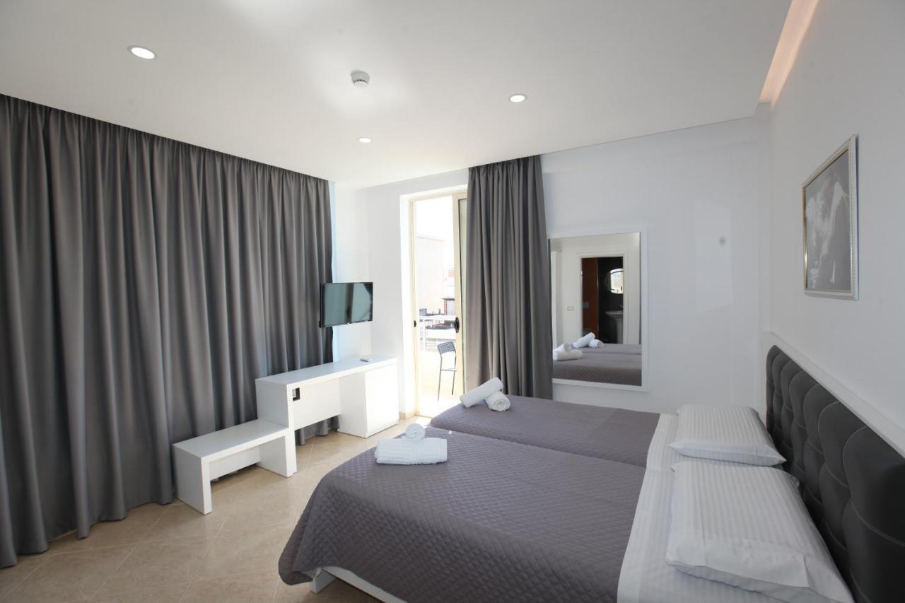 Nika Hotel Sarande Ngoại thất bức ảnh
