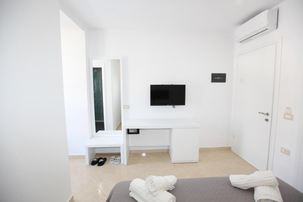 Nika Hotel Sarande Ngoại thất bức ảnh