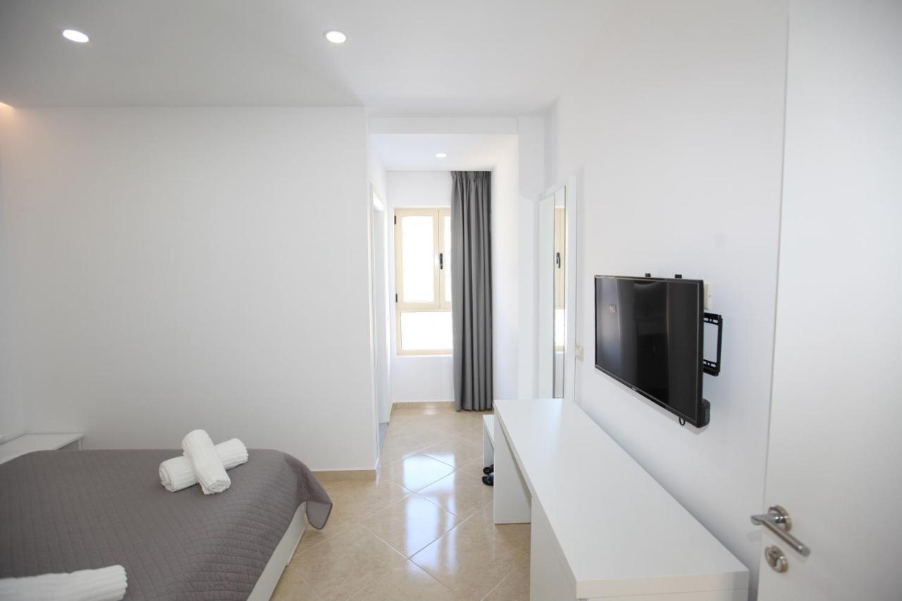 Nika Hotel Sarande Ngoại thất bức ảnh
