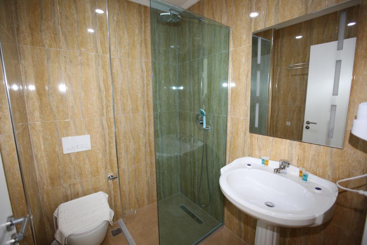 Nika Hotel Sarande Ngoại thất bức ảnh