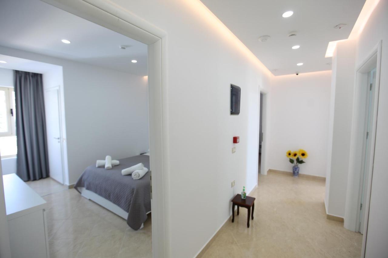 Nika Hotel Sarande Ngoại thất bức ảnh