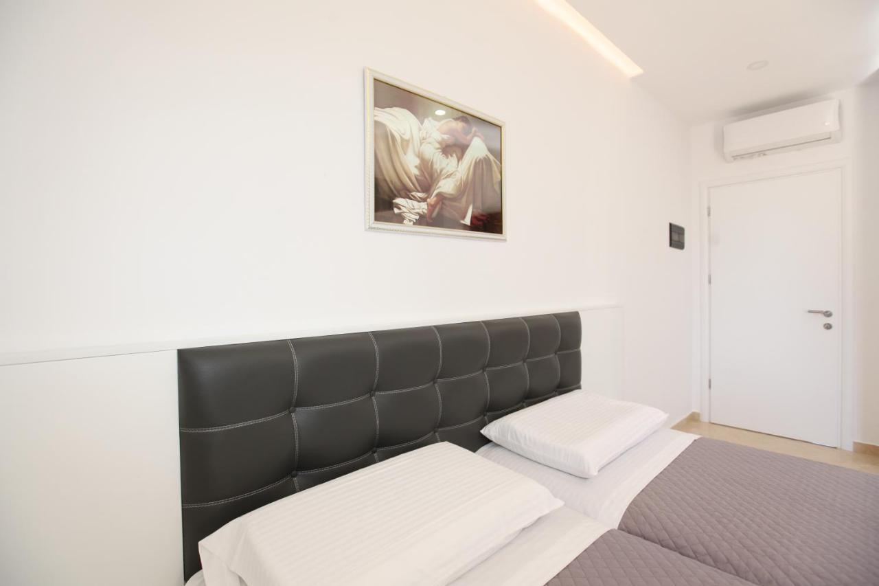 Nika Hotel Sarande Ngoại thất bức ảnh