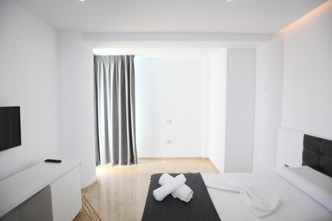 Nika Hotel Sarande Ngoại thất bức ảnh