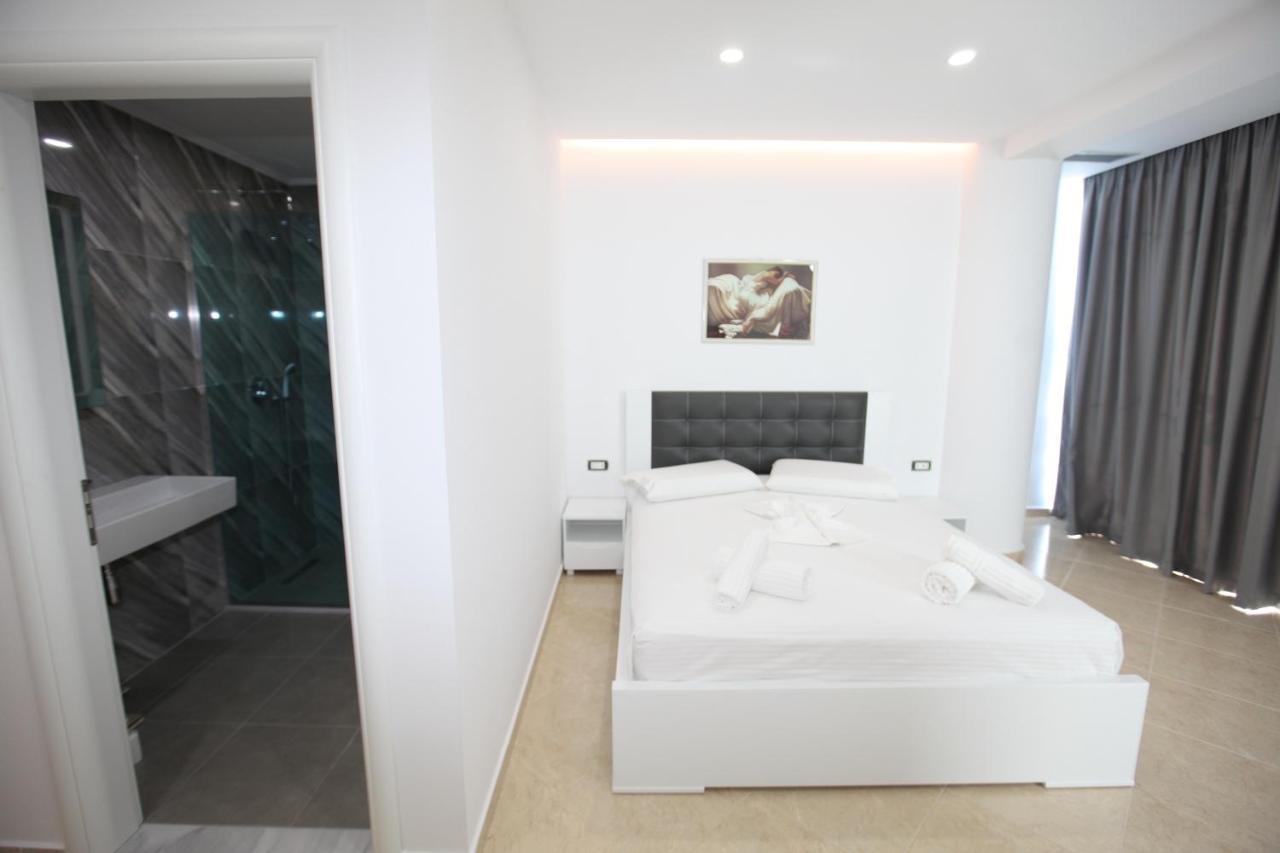 Nika Hotel Sarande Ngoại thất bức ảnh