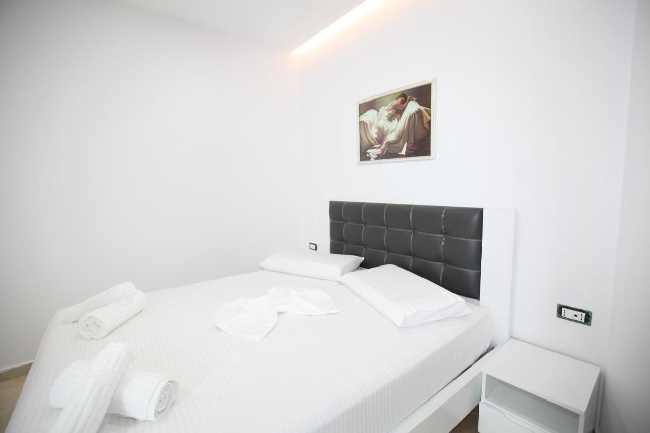 Nika Hotel Sarande Ngoại thất bức ảnh