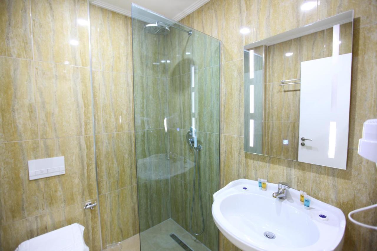 Nika Hotel Sarande Ngoại thất bức ảnh