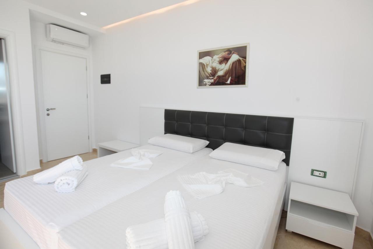 Nika Hotel Sarande Ngoại thất bức ảnh