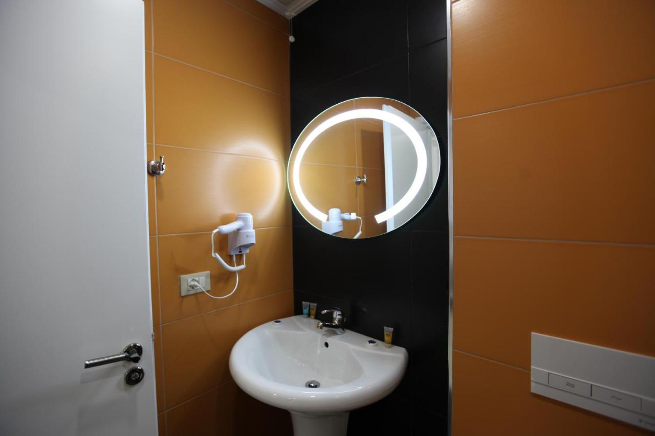 Nika Hotel Sarande Ngoại thất bức ảnh